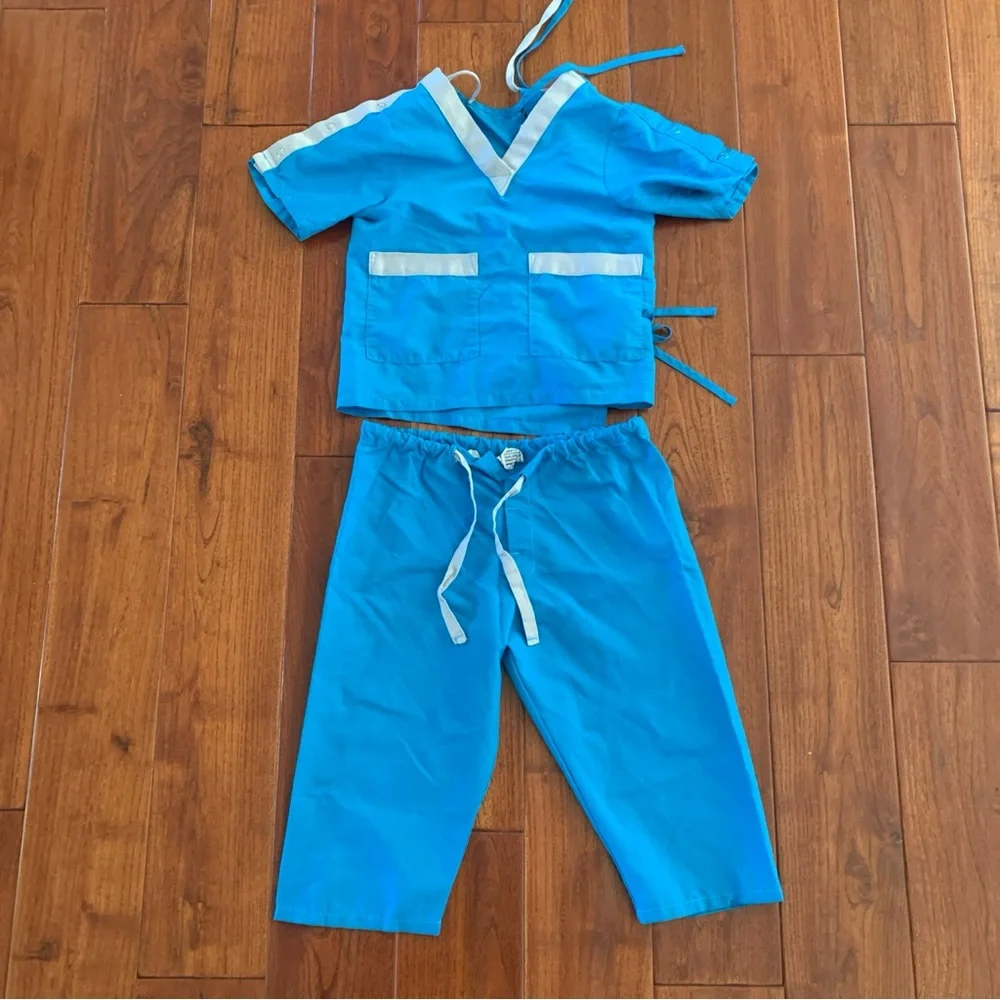 Medline Kids Hospital Scrubs Size xs 4T? Aqua/Grey V-neck Short Sleeve Halloween